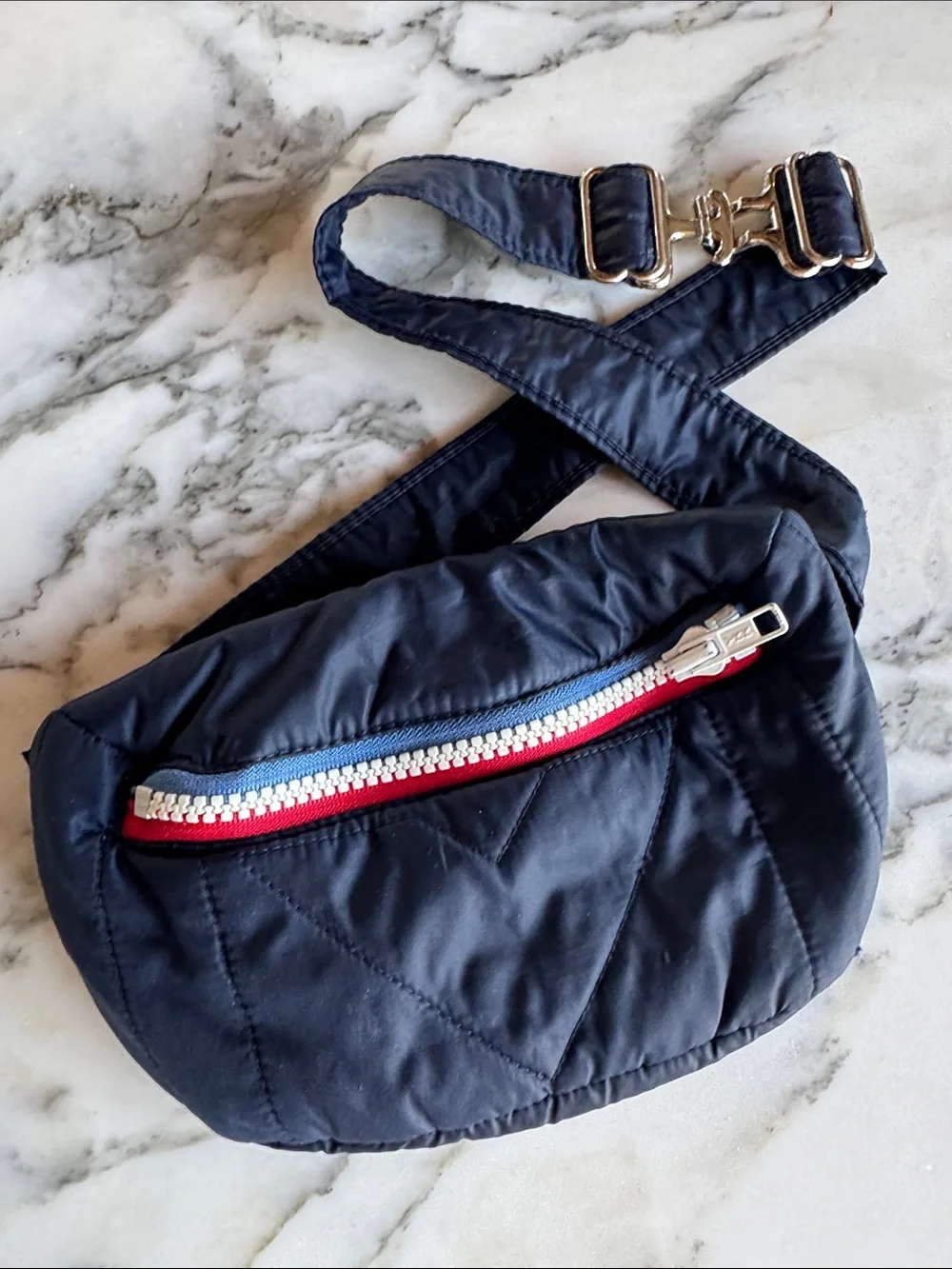 VTG Obermeyer Navy Quilted Kids Crossbody Bag with Red & White Trim 32”